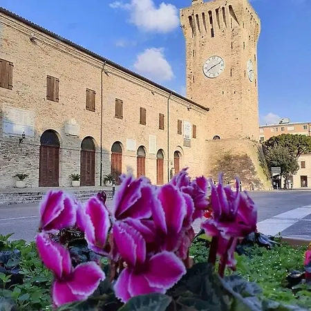 Con Giardino E Parcheggio Coperto