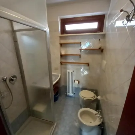 Con Giardino E Parcheggio Coperto Holiday home Loreto