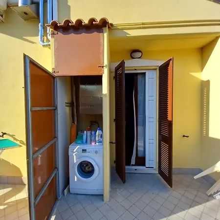 Con Giardino E Parcheggio Coperto