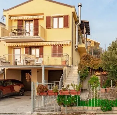 Con Giardino E Parcheggio Coperto Holiday home *
