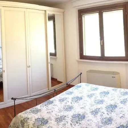 Con Giardino E Parcheggio Coperto Holiday home *